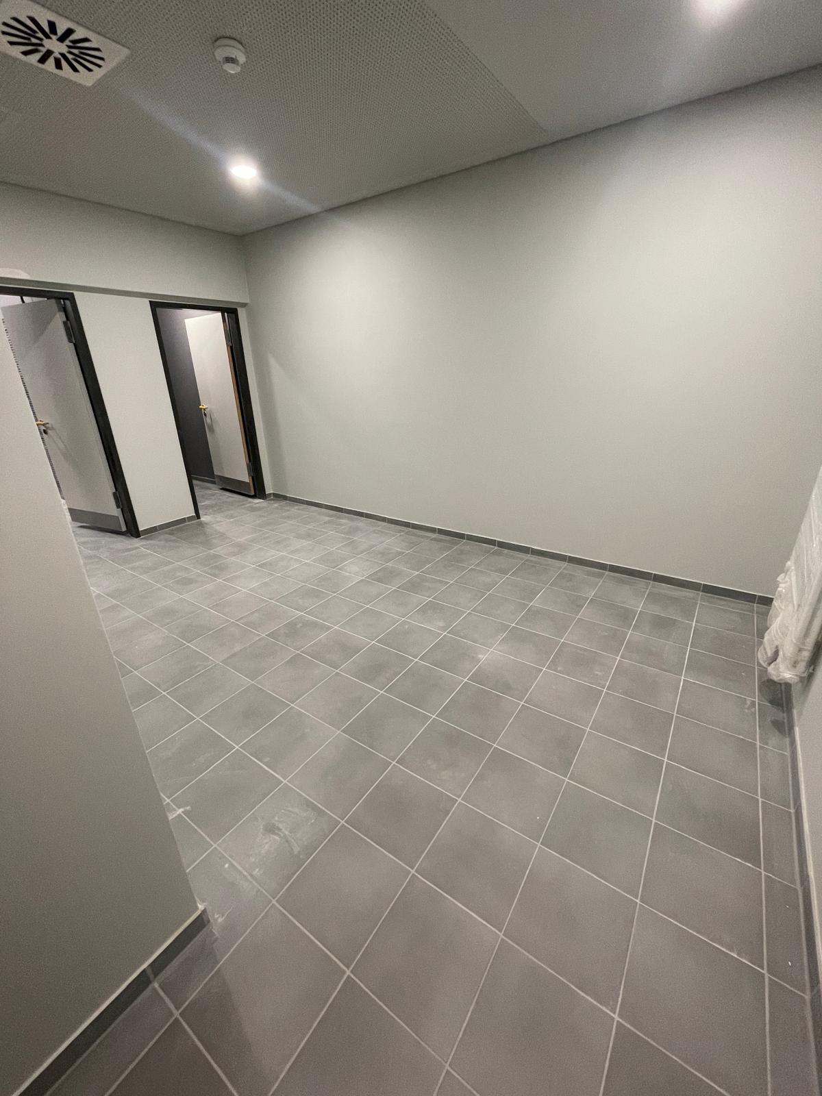 Bodenfliesenarbeiten – Wim-Wenders-Gymnasium Düsseldorf