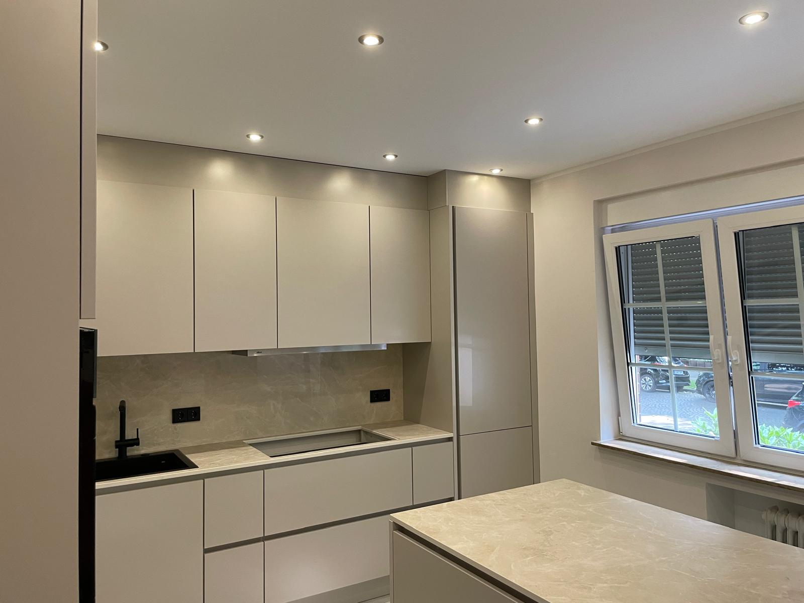 Küchen & Türmontage