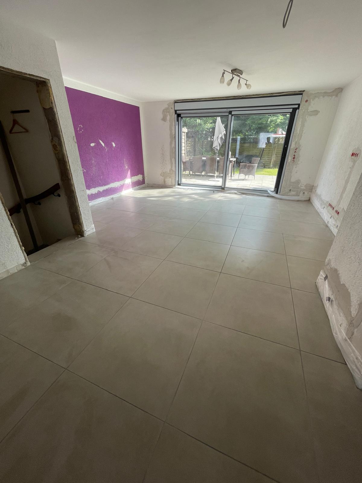 Professionelle Bodenfliesenverlegung – Präzision, Ebenheit & hochwertige Optik