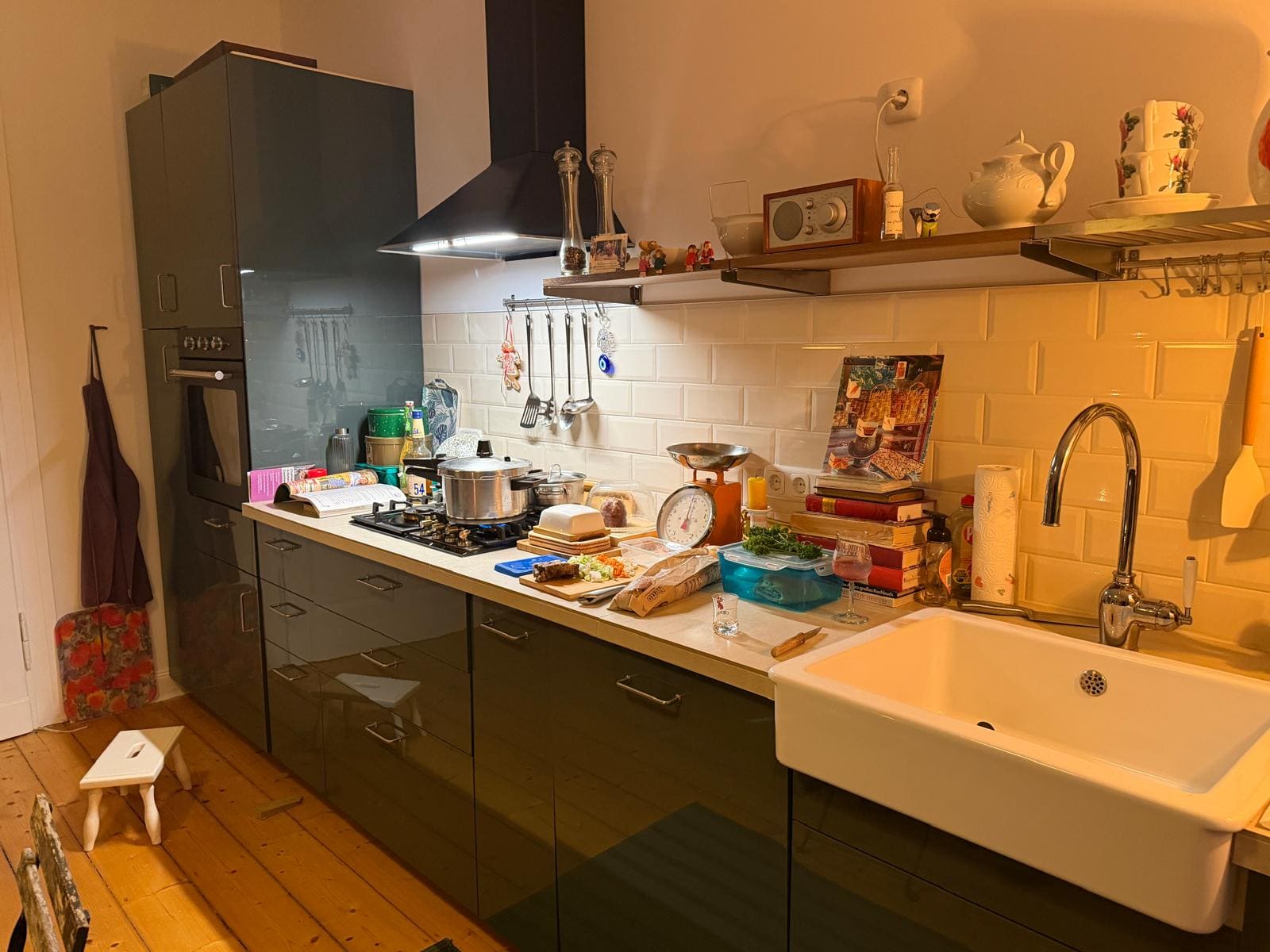 Fliesenarbeiten: Arbeitsplatte & Fliesenspiegel