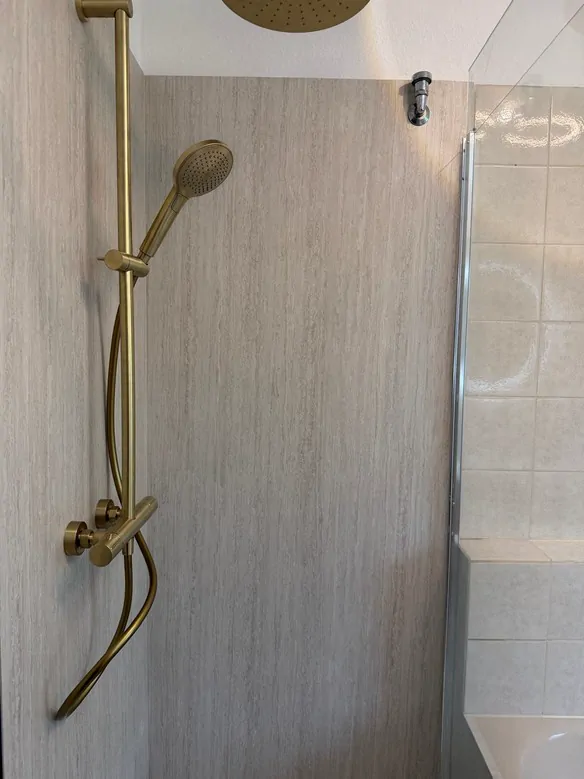 Duschbereich erneuert: Wanne raus, Dusche mit Glasabtrennung rein